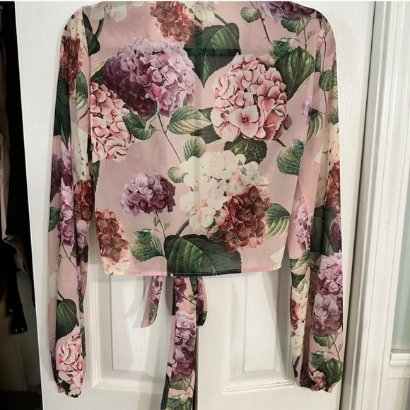 Show Me Your Mumu Floral Bohemian Tie Top With Plunging Neckline. Size M - Picture 8 of 8
